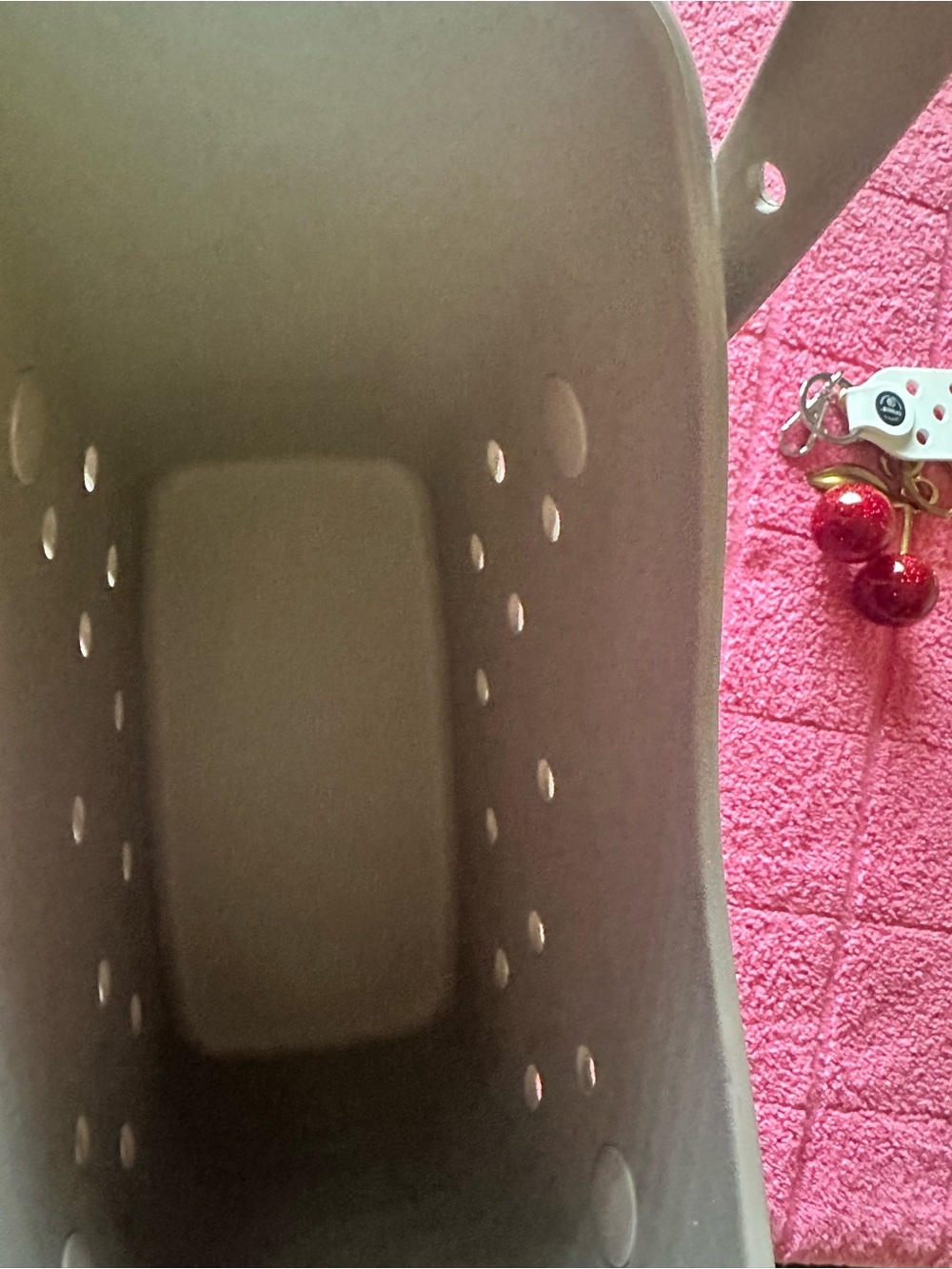CROCS Women's Taupe/Cream Tote Bag - Picture 3 of 3